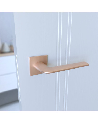 Poignée de porte cuivre STINGER quincaillerie design vue de côté