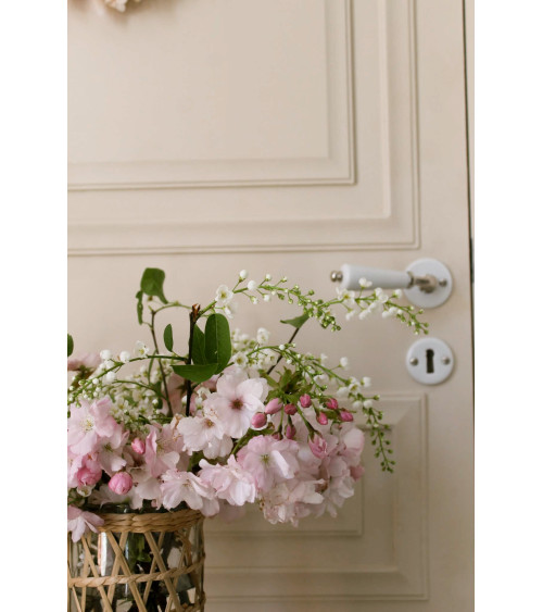 Poignée de porte canon sur rosace blanche en porcelaine - couleur nickelé -  poignée design