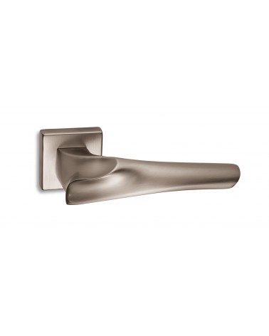 Poignée de porte futuriste Ento Anatomica quincaillerie design