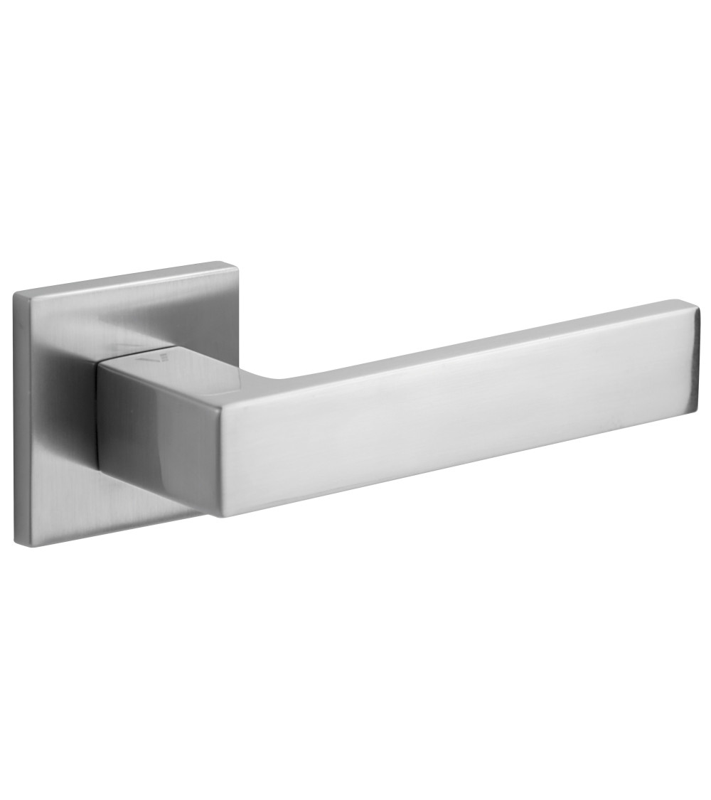 classic door handle available in several finishes, perfect for industrial decoration