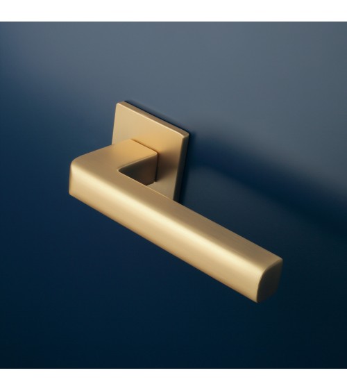 Poignée de porte or mate SALICE quincaillerie design