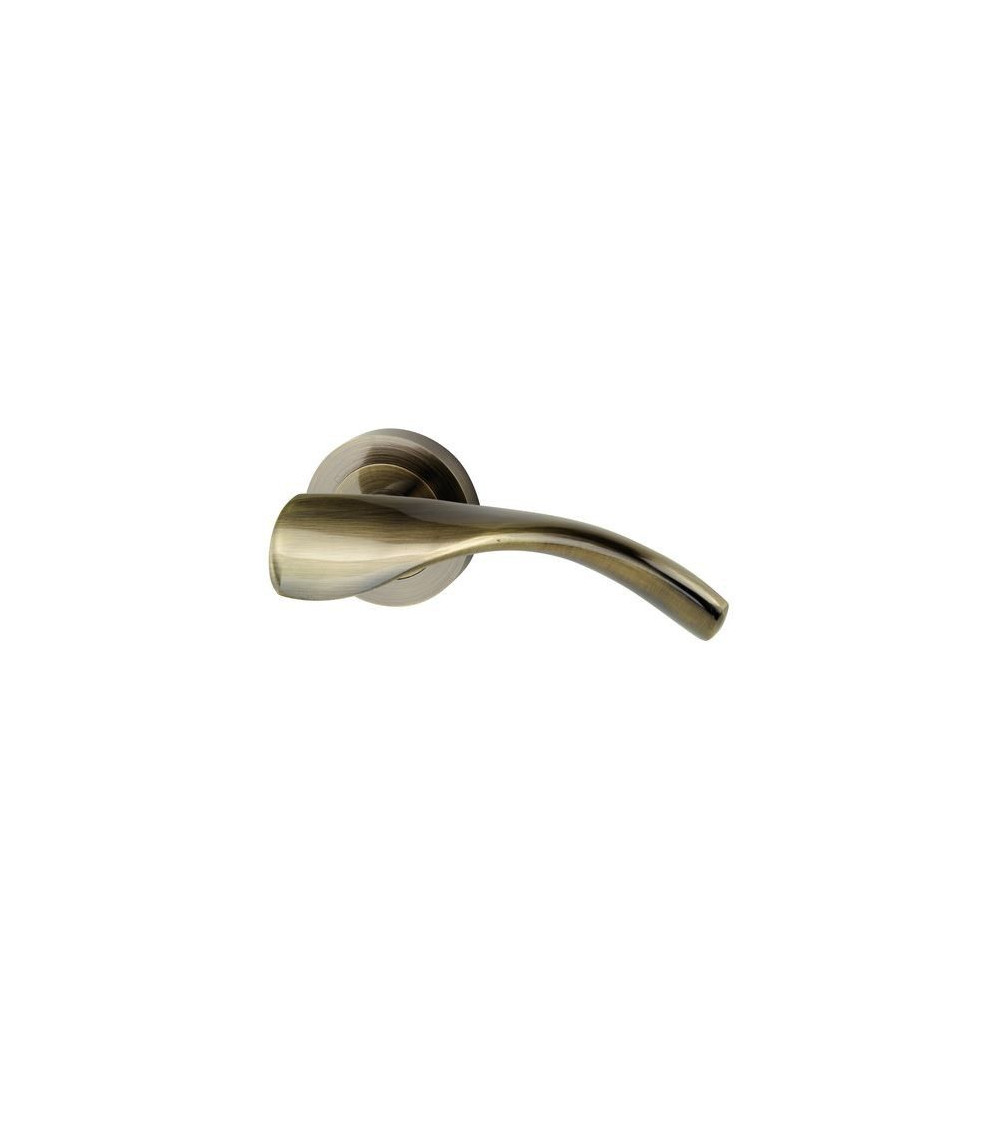Interior handle on a retro plate offered in brass finish