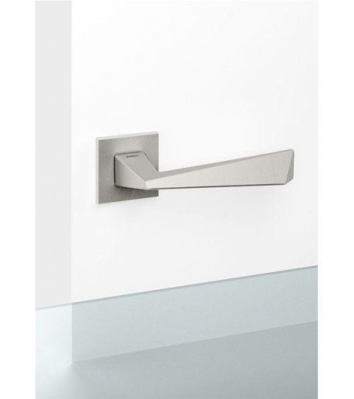 Poignée de porte nickel satiné Mandelli Piramid poignée design