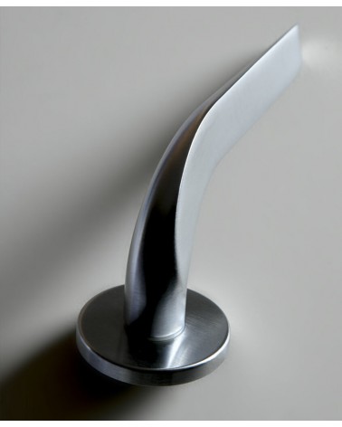 Poignée de porte en laiton Mandelli Coupé poignée design vue zoomée