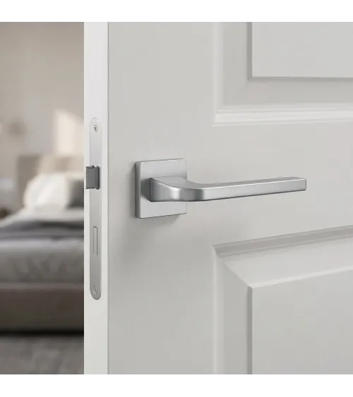 Poignée de porte chrome satiné ISMENA poignée design
