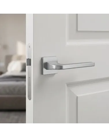 Poignée de Porte en Chrome Satiné Sophistiqué - Modèle ISMENA