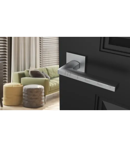 Poignée de porte chrome satiné PYROLA quincaillerie design