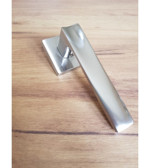 Poignée de porte nickel satiné DIUNA poignée design