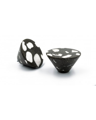 Bouton de meuble en ciment - Urbi & Orbi Demenico Rocks Cône -  poignée design
