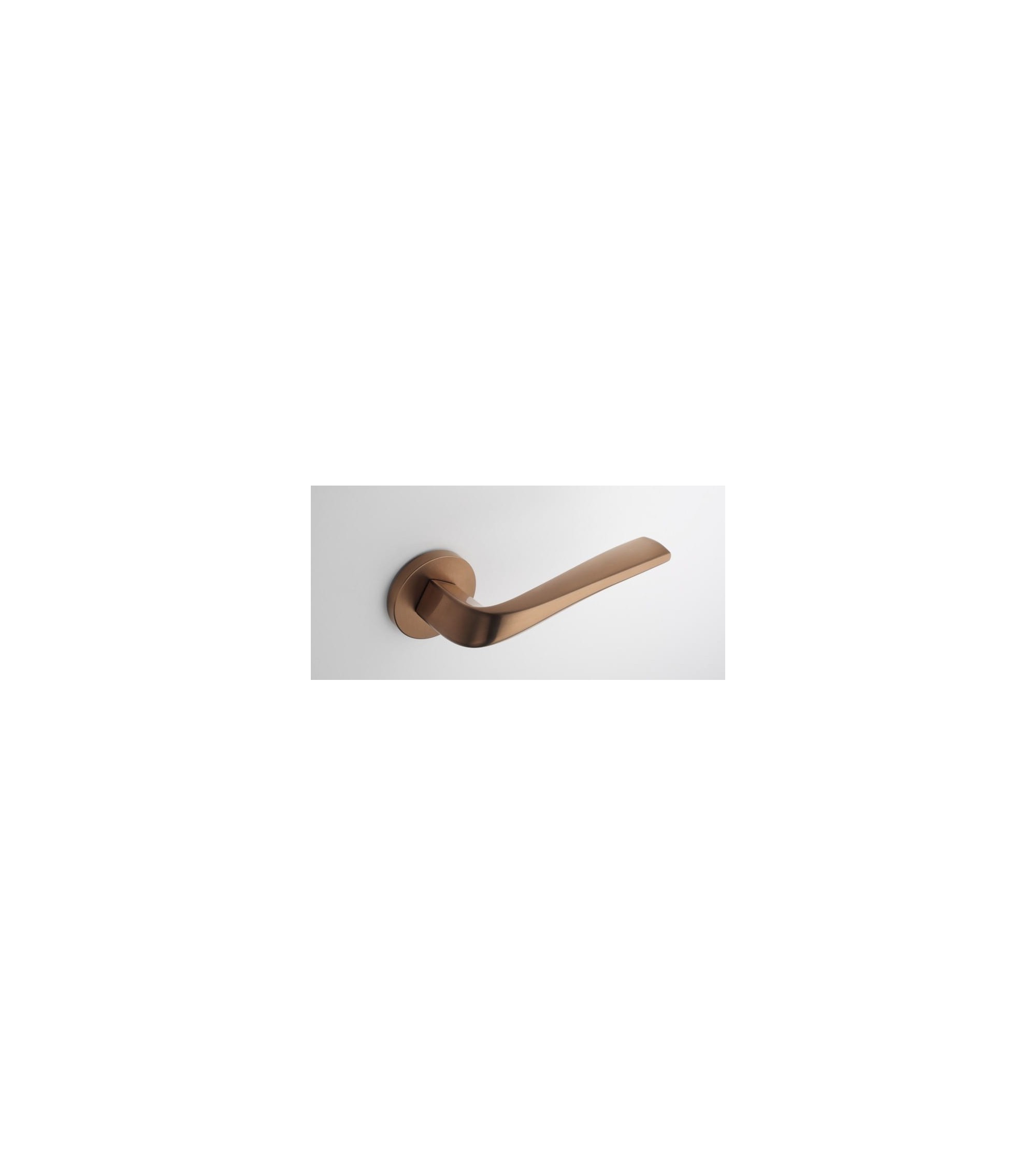 magnificent copper-coloured handle team favourite from millapoignees - perfect for the living room