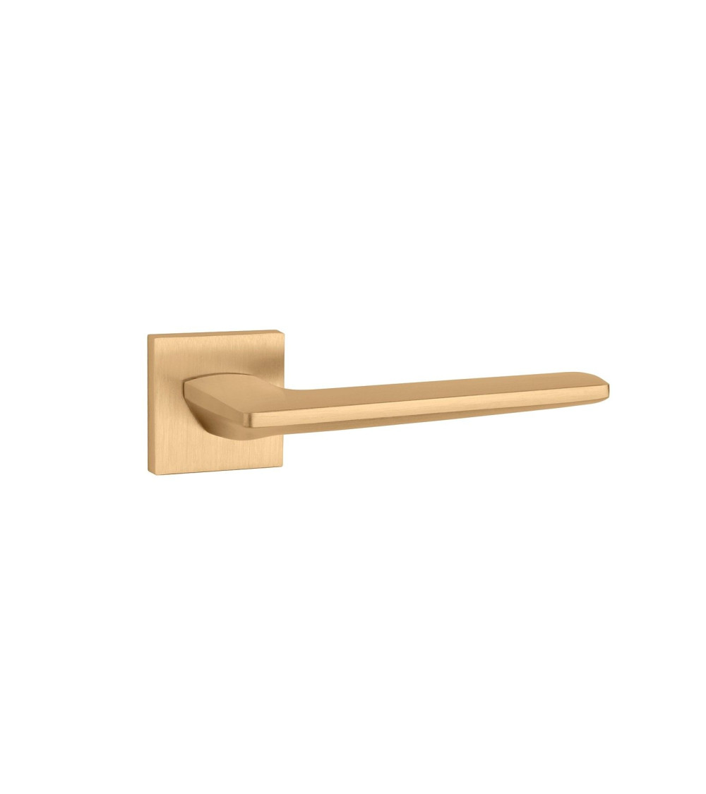 chic and luminous interior handle in matt gold finish