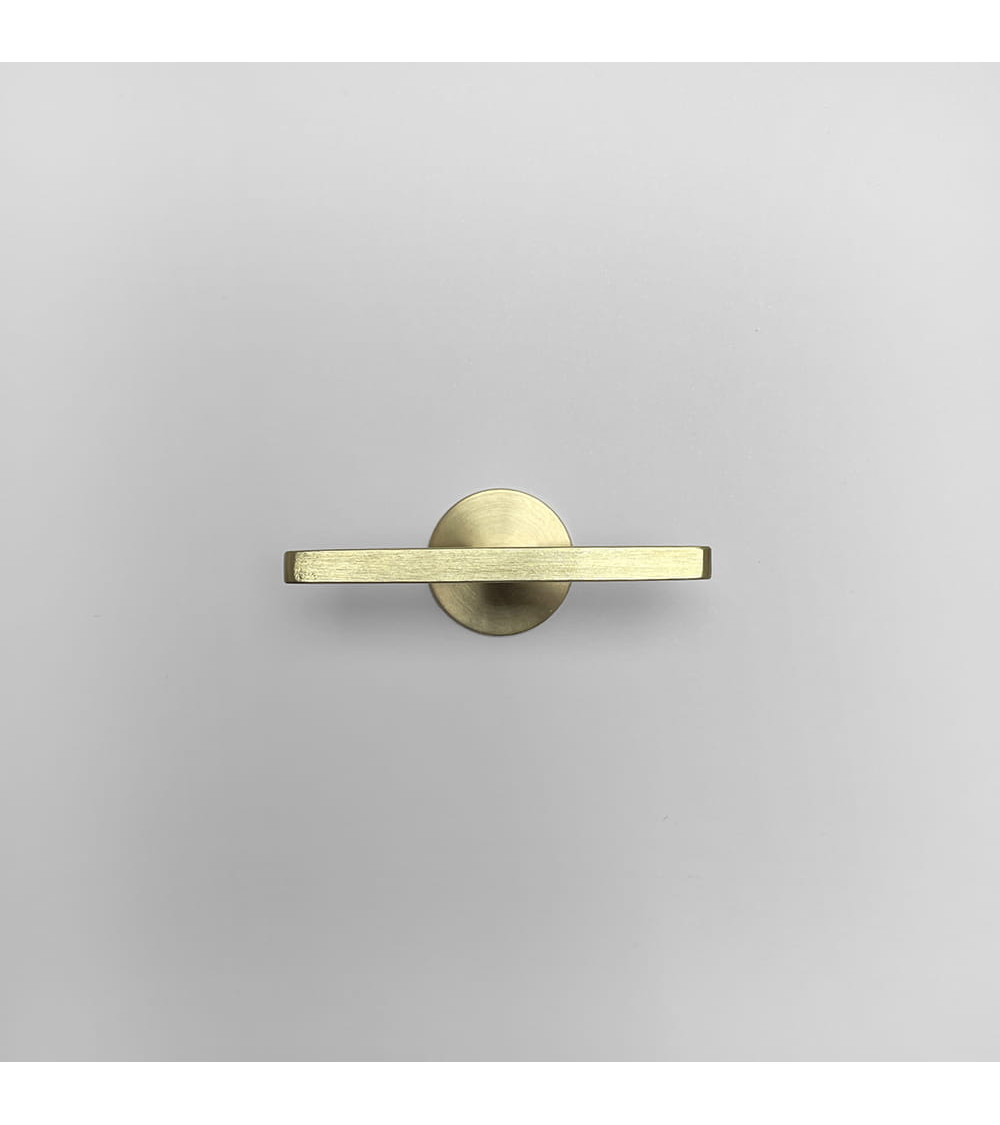 Bouton de meuble en laiton ISA T poignée design