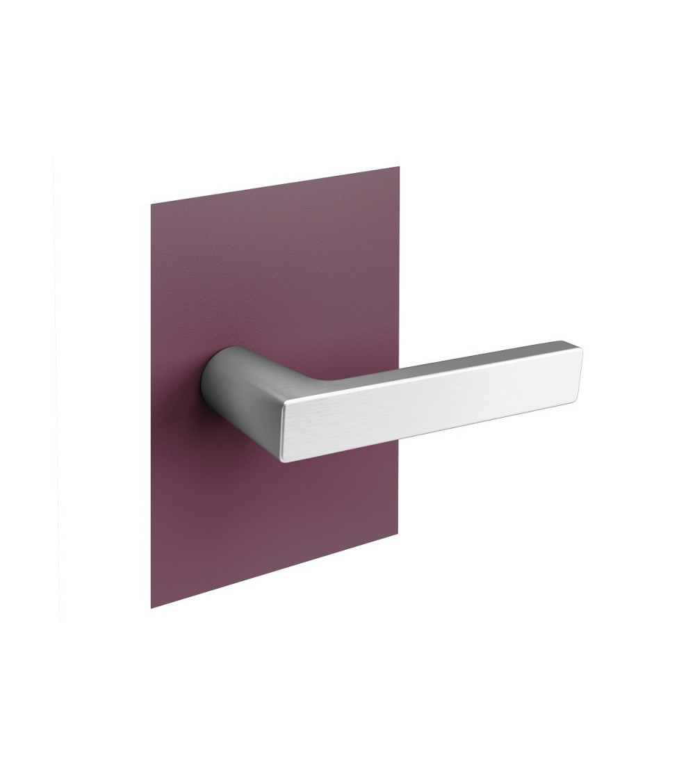 original and modern handle, an ultra-minimalist interior handle in chrome finish to bring an industrial touch to your interior decoration