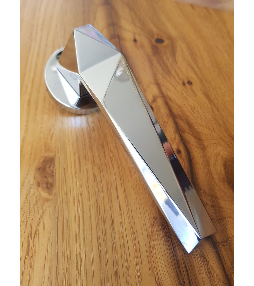 Interior handle with incredible geometric shapes, made for a futuristic style