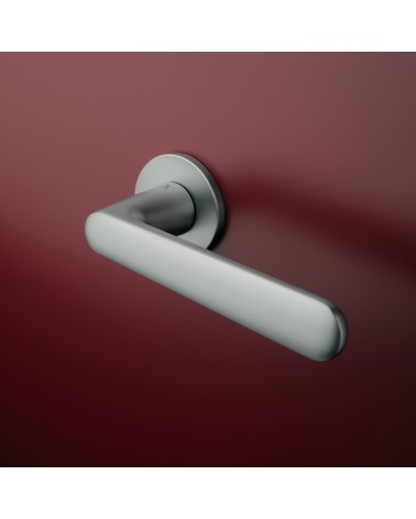 Poignée de porte Classique ARIA poignée design couleur 3 montée sur une porte