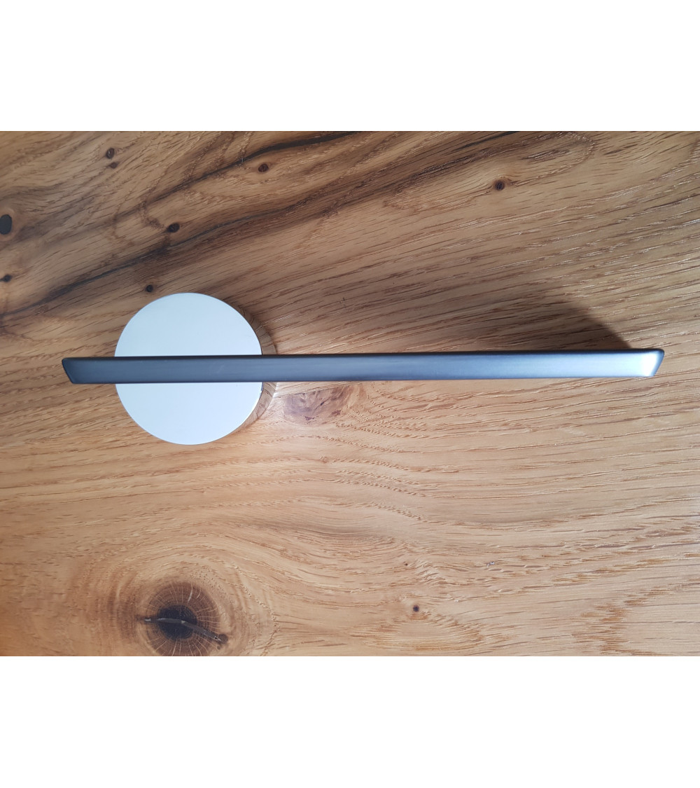 an original and futuristic handle, a perfect combination for an architect's interior