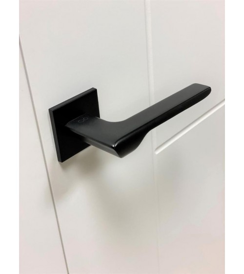 Poignée de porte matière zamak LIGNE poignée design