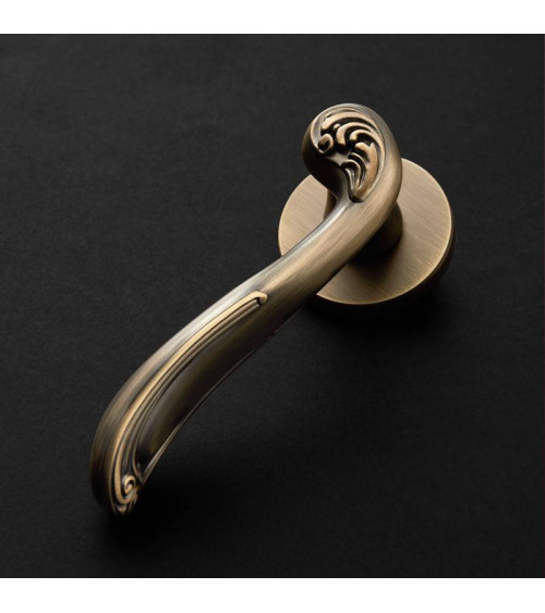 Poignée de porte en zamak ERIS quincaillerie design