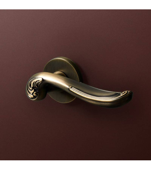 Poignée de porte en zamak ERIS quincaillerie design