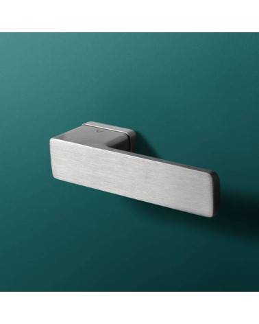 Poignée de porte en zamak Cube poignée design couleur 1 montée sur un fond