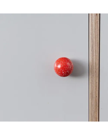Bouton de meuble en bois de hêtre rouge/blanc Mélange poignée design fixé sur un meuble