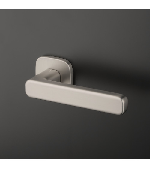 Poignée de porte nickel satiné IXIA poignée design