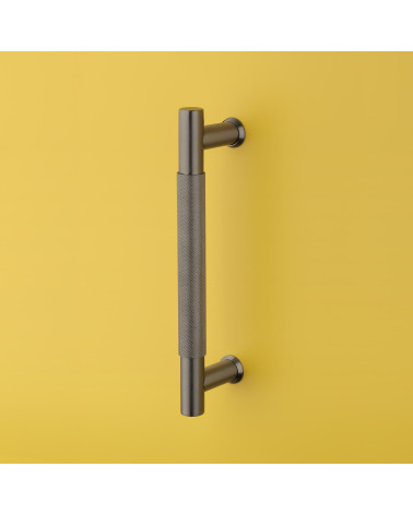 Poignée de tirage simple texturée pour porte  1770 poignée design couleur 3 montée sur porte