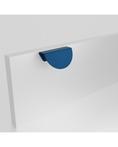 Poignée de meuble bleu marine ZORIA oblique poignée design