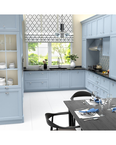 Poignée de meuble chrome poli ASHEMA poignée design vue de loin montée sur un meuble de cuisine