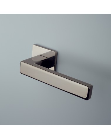 Poignée de porte perle noire TILLIA porte intérieure design montée sur une porte