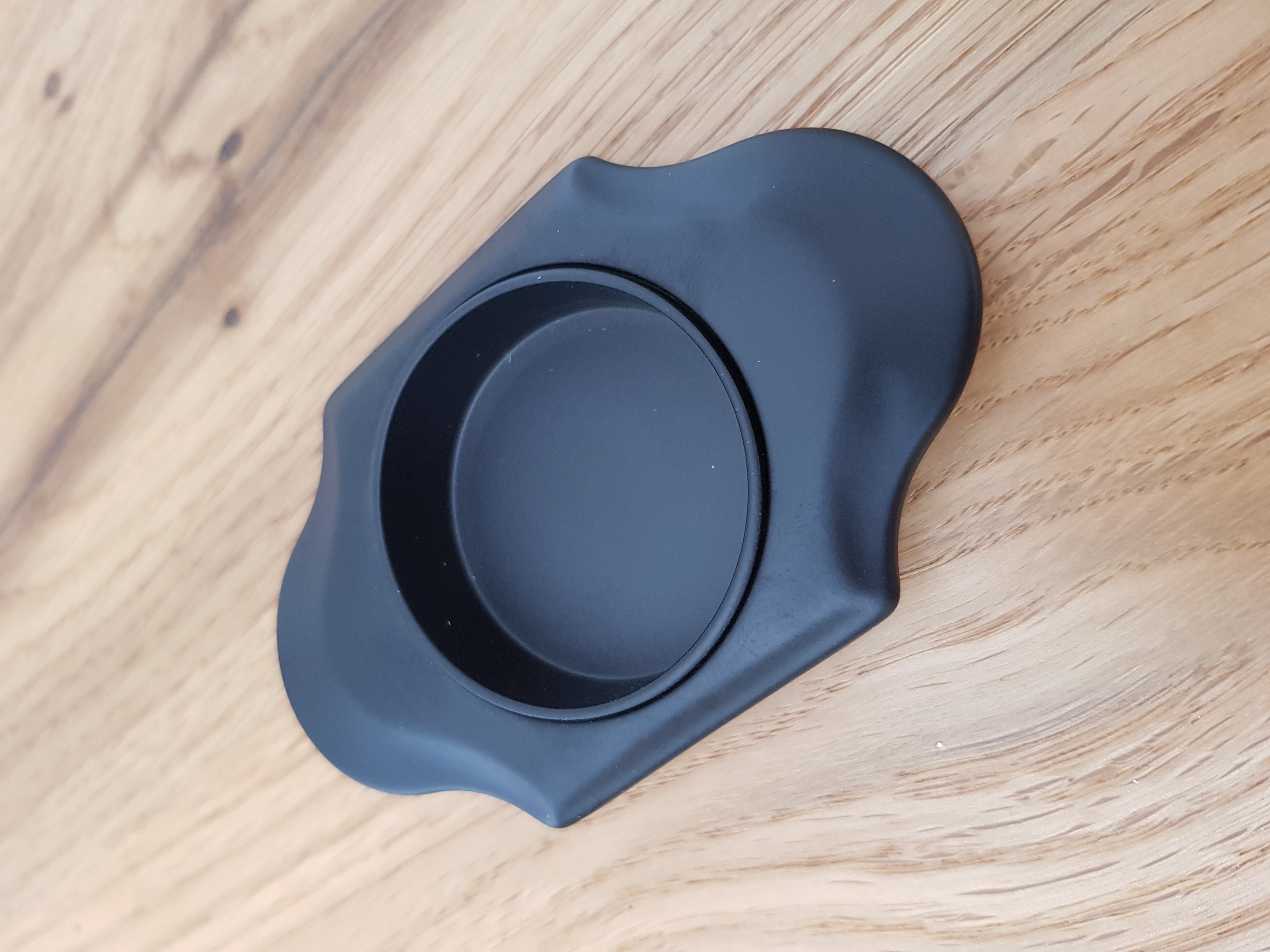 recessed handle in matt black finish