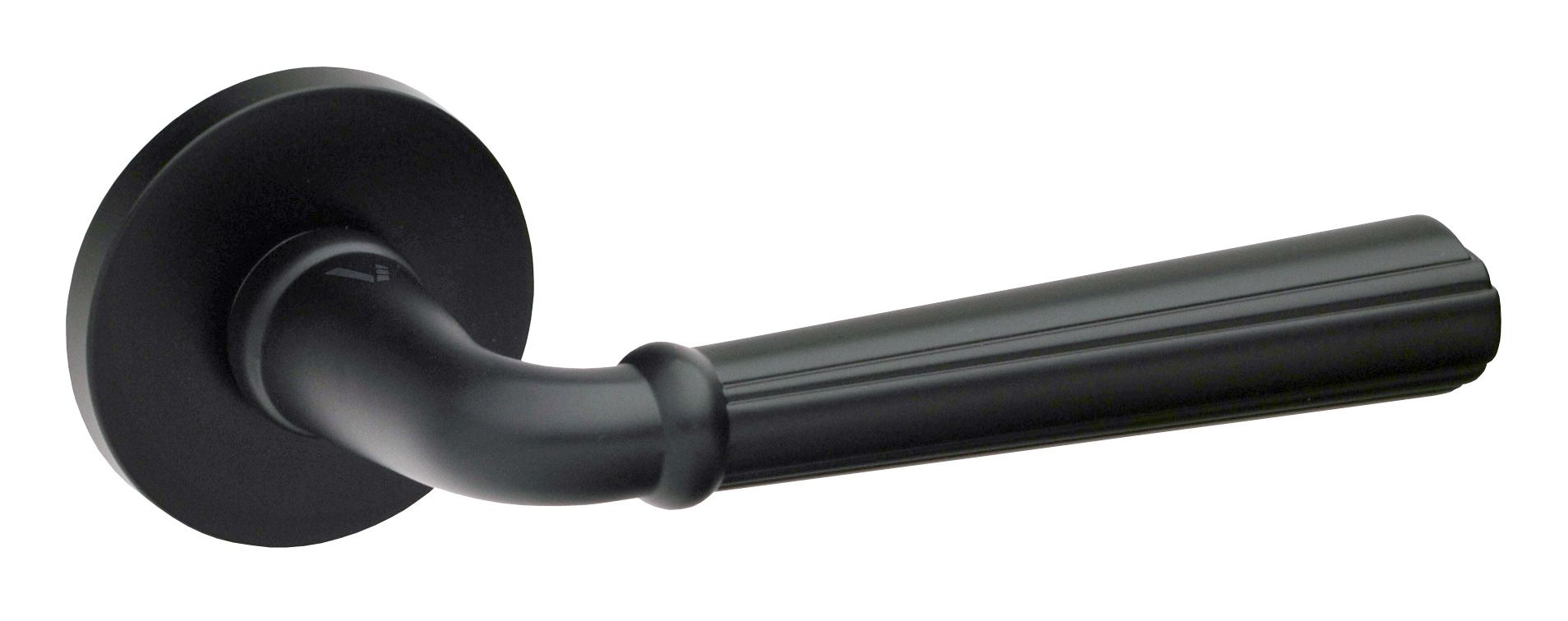 Old-style door handle that matches a cottage-style door