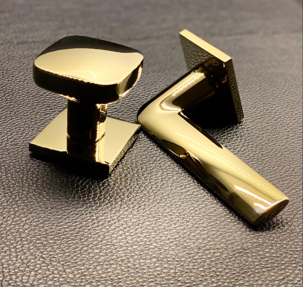 rounded door knob for an original and classic style sold by MILLA