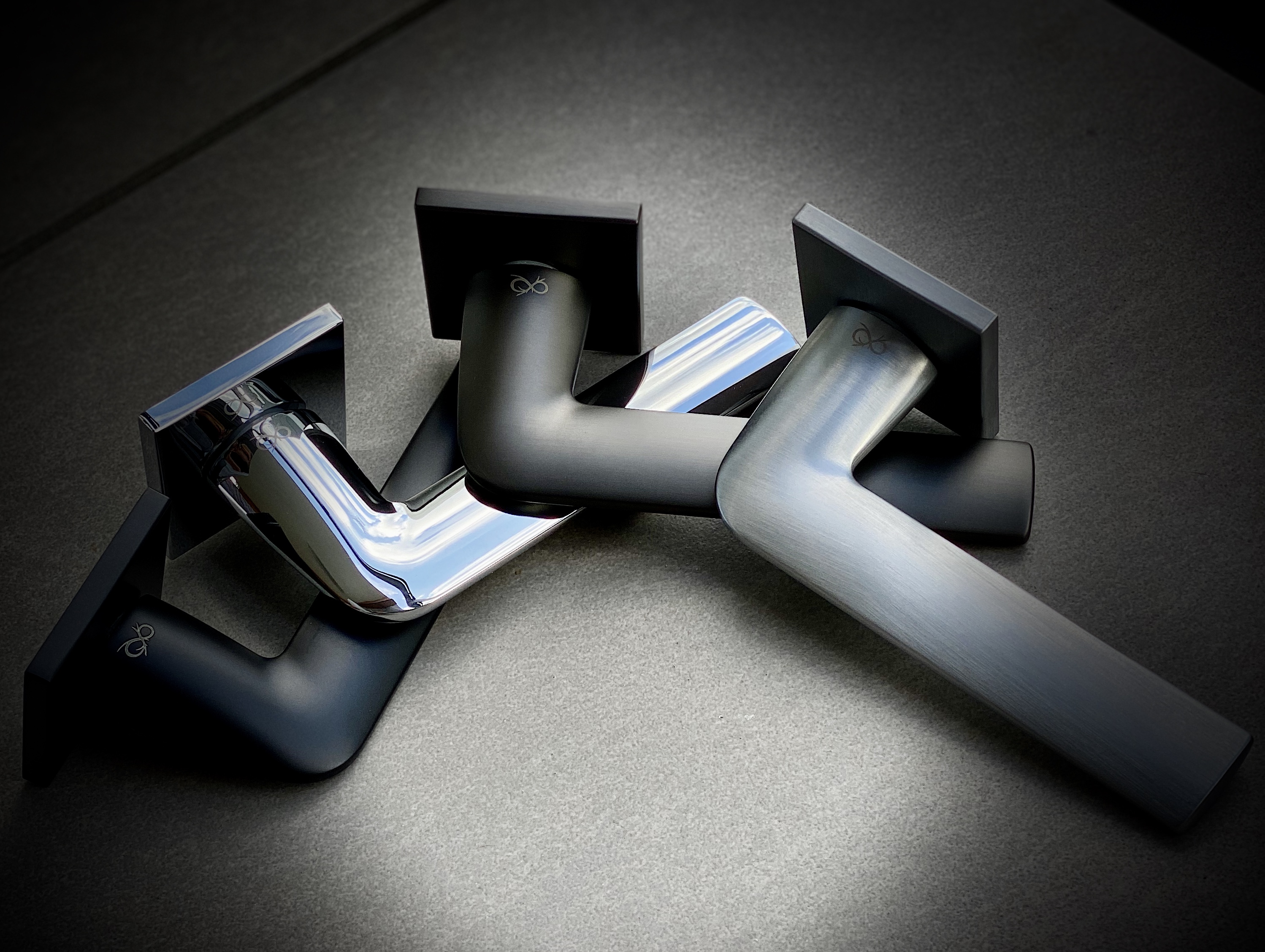 Modern door handle in anthracite/gun metal finish