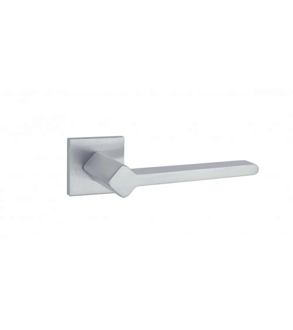ninfea handle on a square backplate with a white background and its straight lever