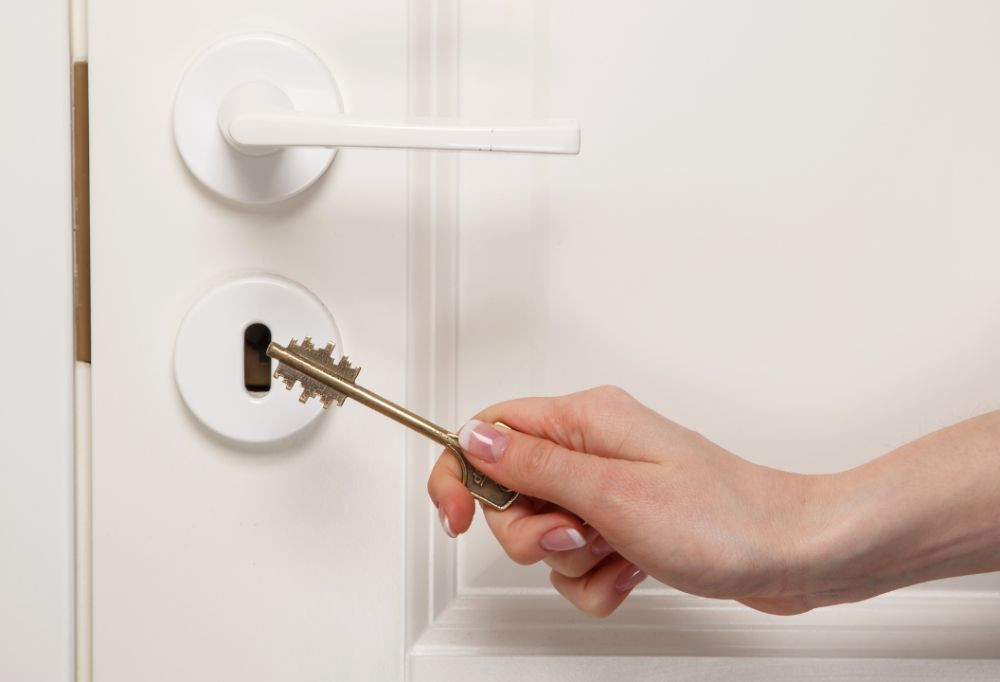 Quincaillerie pour porte d'entrée : comment faire le bon choix ?